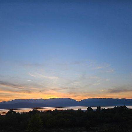 Villa Altiparmak Resen Eksteriør billede